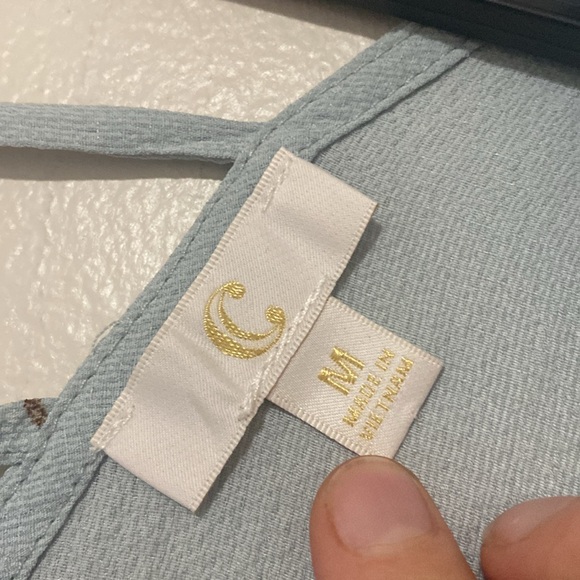 Charming Charlie’s Blue Flutter Bell Sleeve Boho Floral Blouse - Size M - Picture 2 of 4